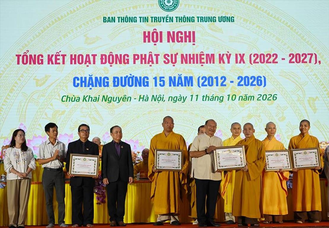 truyen-thong-phat-giao-viet-nam-sau-15-nam-tu-tin-phat-su-den-ket-noi-cong-dong_nguoiphattu_com_nhu luc pham ngoc son  (101).jpg